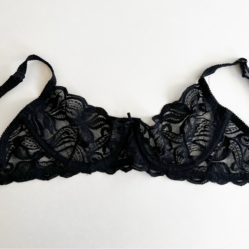 Victoria’s Secret Gold Label Vintage Black Lace Bra